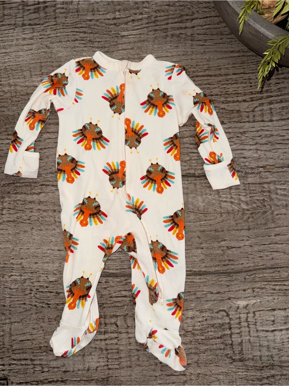 Old Navy Thanksgiving turkey zippy footie size 6-9 months